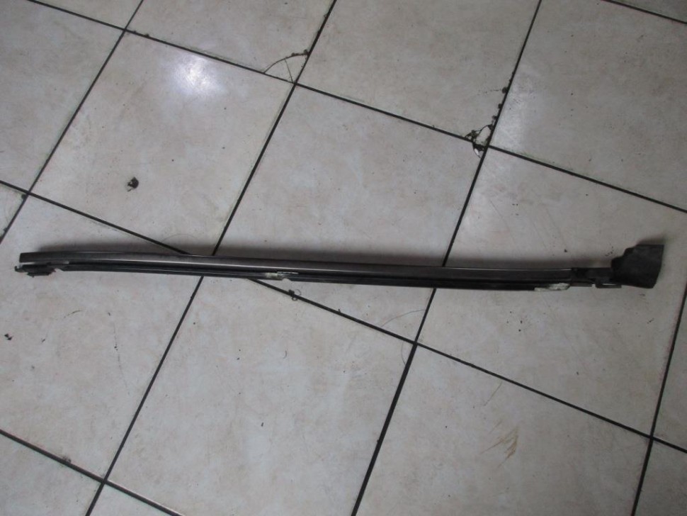 Молдинг лобового стекла MERCEDES-BENZ S-класс W220 (1998 - 2005) фото 1 — Разборка Мерседес