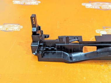 Крепление радиатора MERCEDES-BENZ C-класс W205/S205/C205/A205 (2014 - 2018) — Разборка Мерседес