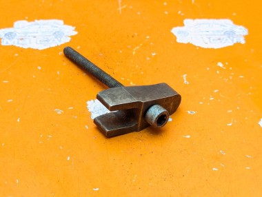 Кронштейн крепления форсунок MERCEDES-BENZ M-класс W163 рестайлинг (2001 - 2005) &mdash; Разборка Мерседес