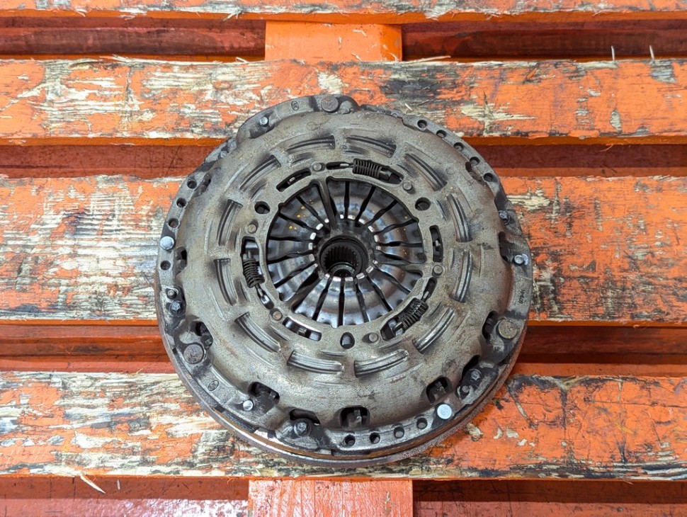 Маховик МКПП MERCEDES-BENZ C-класс W204/S204 (2006 - 2011) фото 1 — Разборка Мерседес