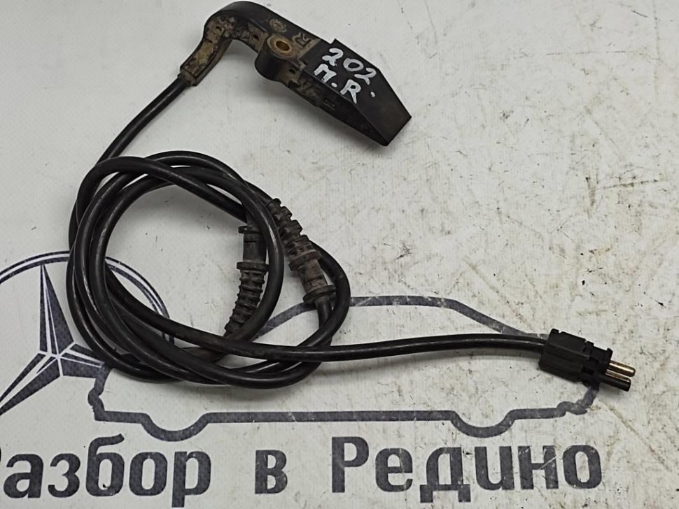 Провод датчика износа тормозных колодок MERCEDES-BENZ C-класс W202/S202 (1993 - 1997) фото 1 — Разборка Мерседес