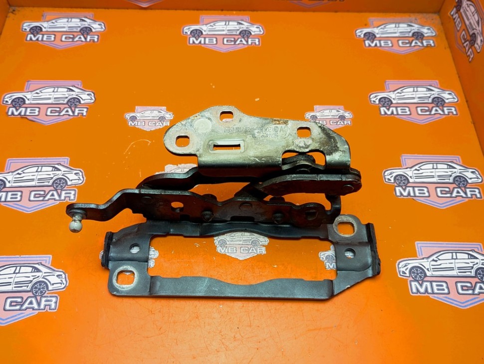 Петля капота MERCEDES-BENZ C-класс W204/S204 (2006 - 2011) фото 1 — Разборка Мерседес