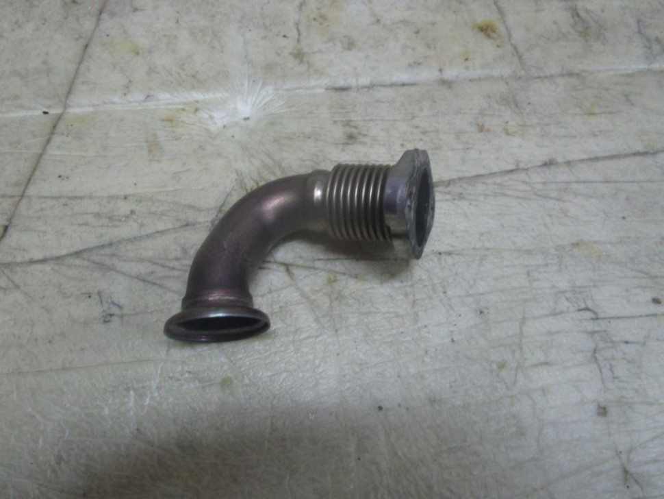 Трубка рециркуляции ОГ MERCEDES-BENZ CLS-класс C218/X218 рестайлинг (2014 - 2017) фото 1 — Разборка Мерседес