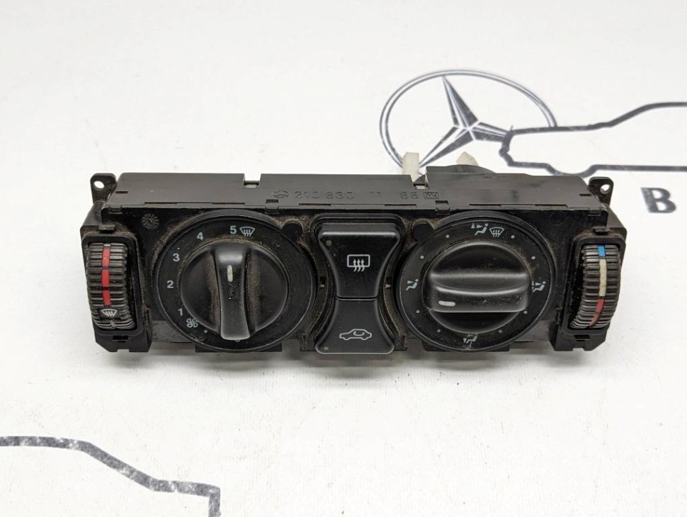Панель управления климатом MERCEDES-BENZ E-класс W210/S210 (1995 - 1999) фото 1 — Разборка Мерседес