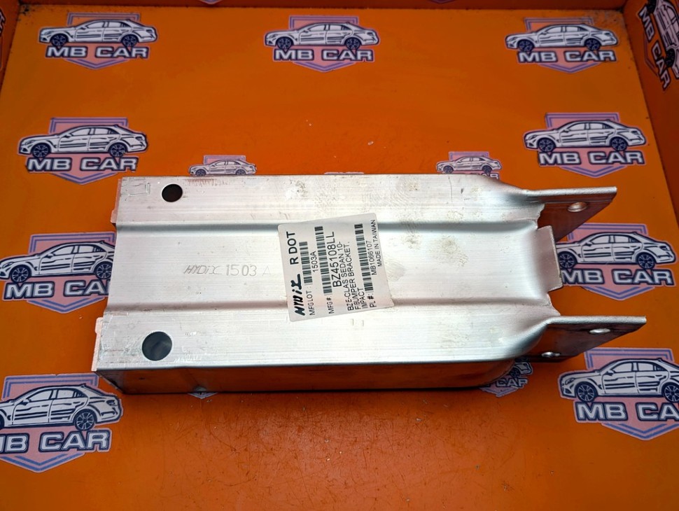 Кронштейн усилителя переднего бампера MERCEDES-BENZ E-класс W212/S212/C207/A207 (2009 - 2013) фото 1 — Разборка Мерседес