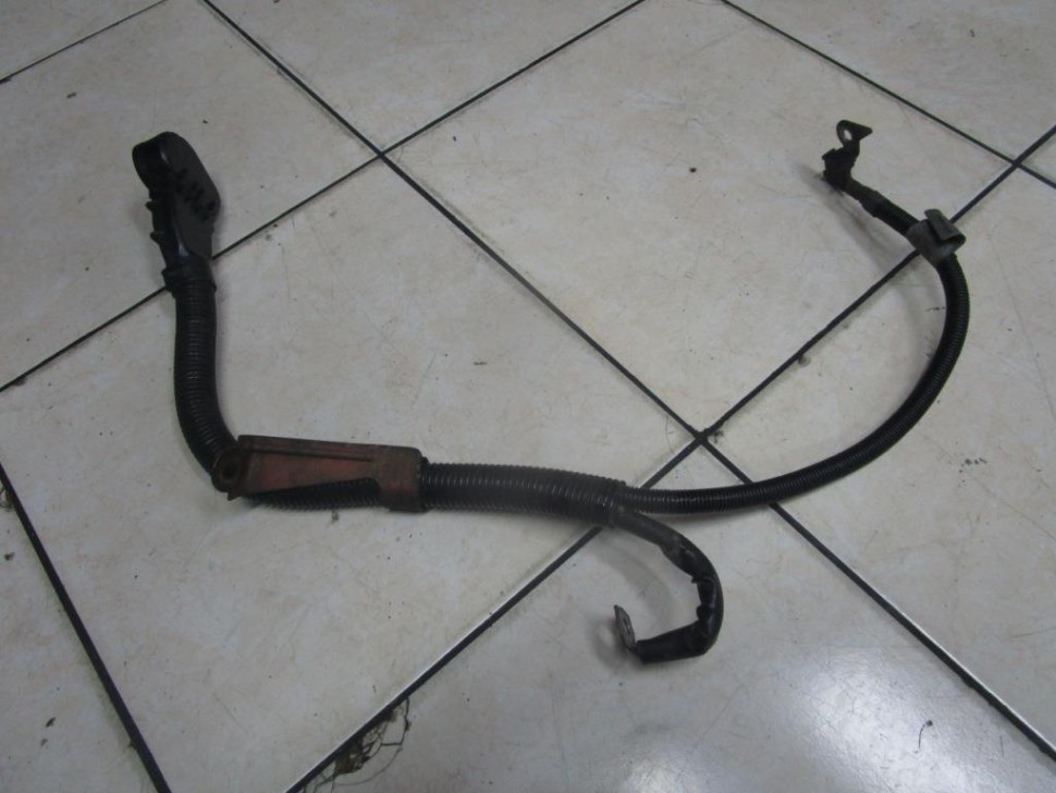Провод генератора MERCEDES-BENZ S-класс W220 (1998 - 2005) фото 1 — Разборка Мерседес