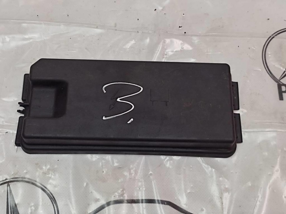 Крышка блока предохранителей MERCEDES-BENZ R-класс W251 (2005 - 2007) фото 1 — Разборка Мерседес