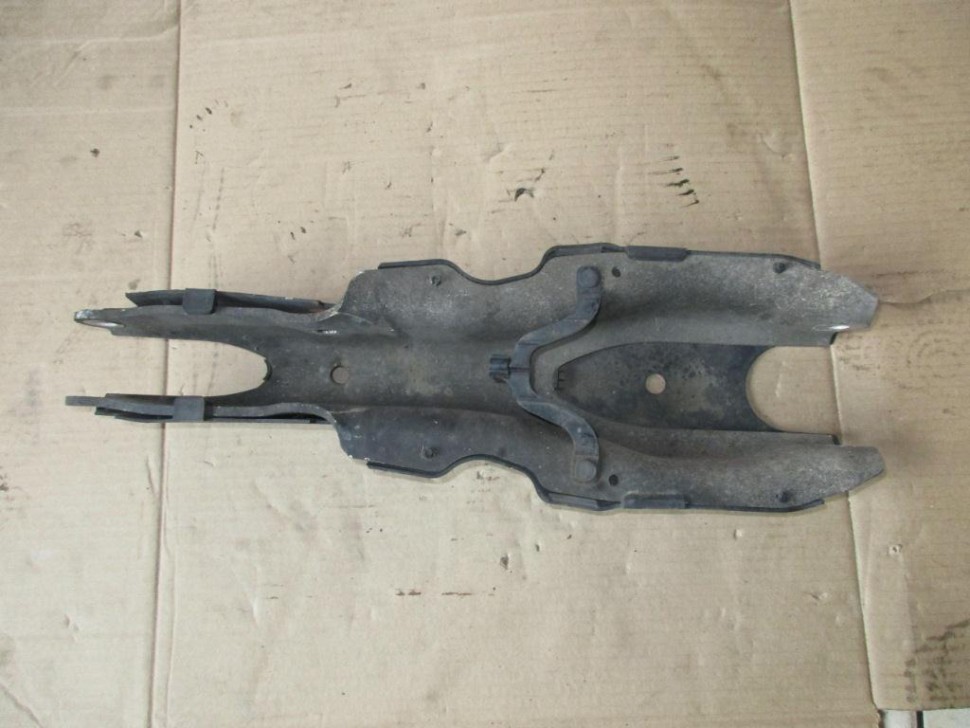 Рычаг задней стойки (лодка) MERCEDES-BENZ S-класс W220 (1998 - 2005) фото 1 — Разборка Мерседес