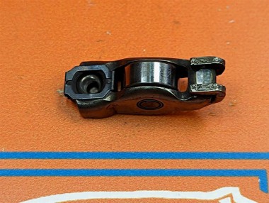 Коромысло клапана ГРМ MERCEDES-BENZ M-класс W164 (2005 - 2008) — Разборка Мерседес