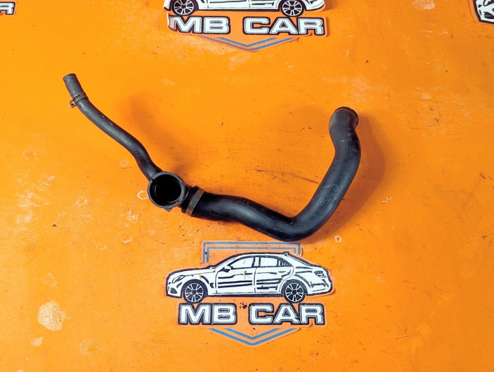 Патрубок радиатора MERCEDES-BENZ S-класс W220 (1998 - 2005) фото 1 &mdash; Разборка Мерседес