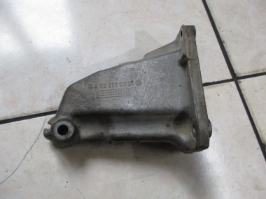 Лапа правая MERCEDES-BENZ S-класс W220 (1998 - 2005) — Разборка Мерседес