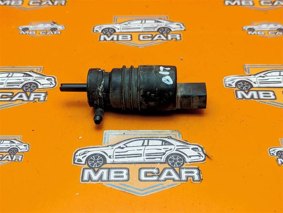 Насос омывателей MERCEDES-BENZ E-класс W210/S210 (1995 - 1999) фото 1 — Разборка Мерседес