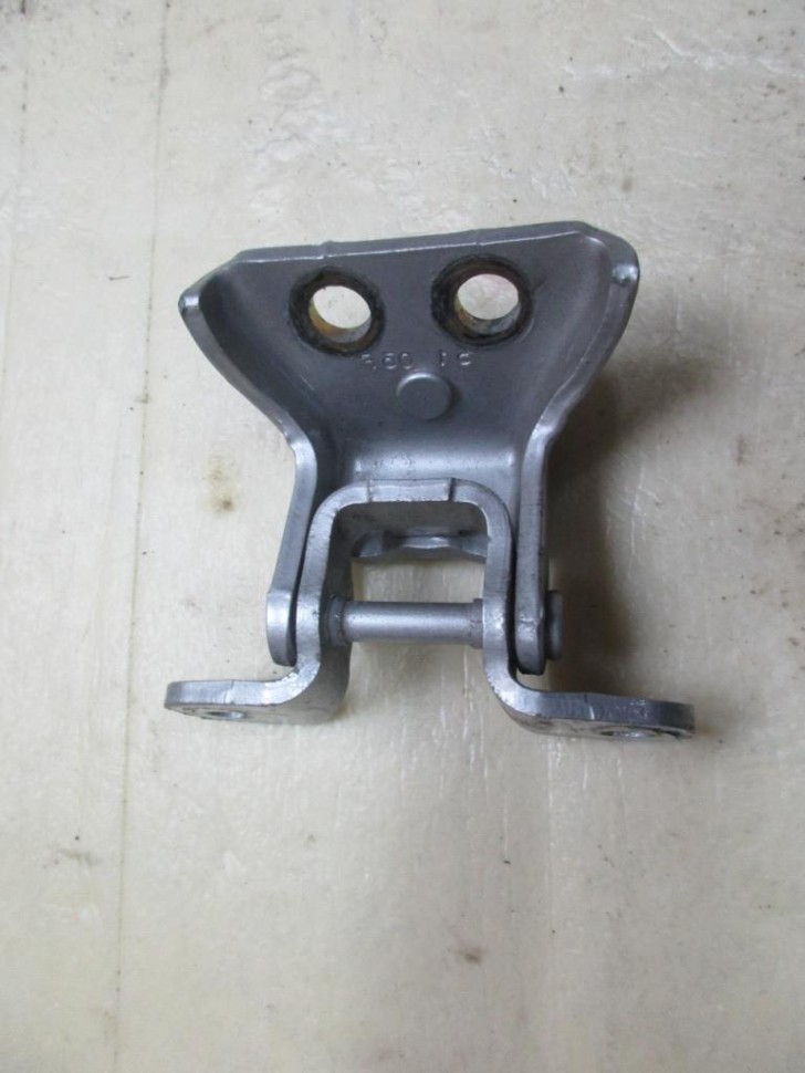 Петля двери MERCEDES-BENZ M-класс W163 рестайлинг (2001 - 2005) фото 1 — Разборка Мерседес