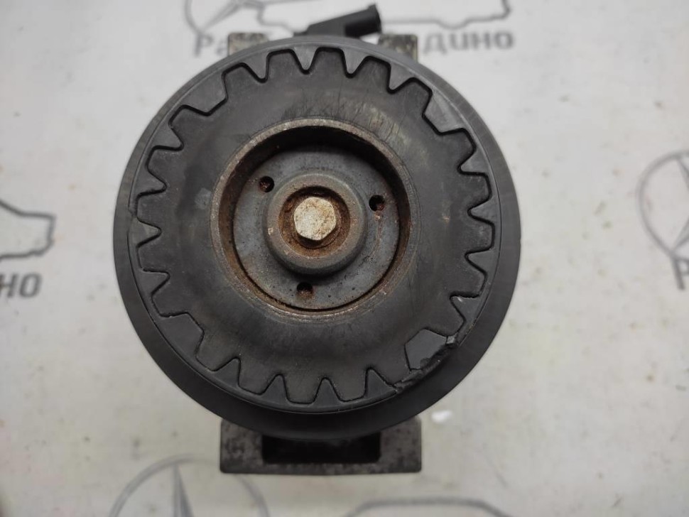 Компрессор кондиционера MERCEDES-BENZ C-класс W204/S204 (2006 - 2011) фото 1 — Разборка Мерседес