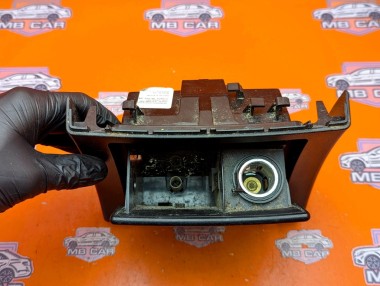 Пепельница MERCEDES-BENZ E-класс W212/S212/C207/A207 (2009 - 2013) — Разборка Мерседес