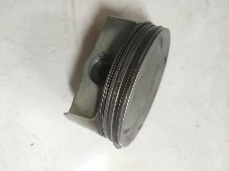 Поршень бензин MERCEDES-BENZ M-класс W164 (2005 - 2008) фото 1 — Разборка Мерседес