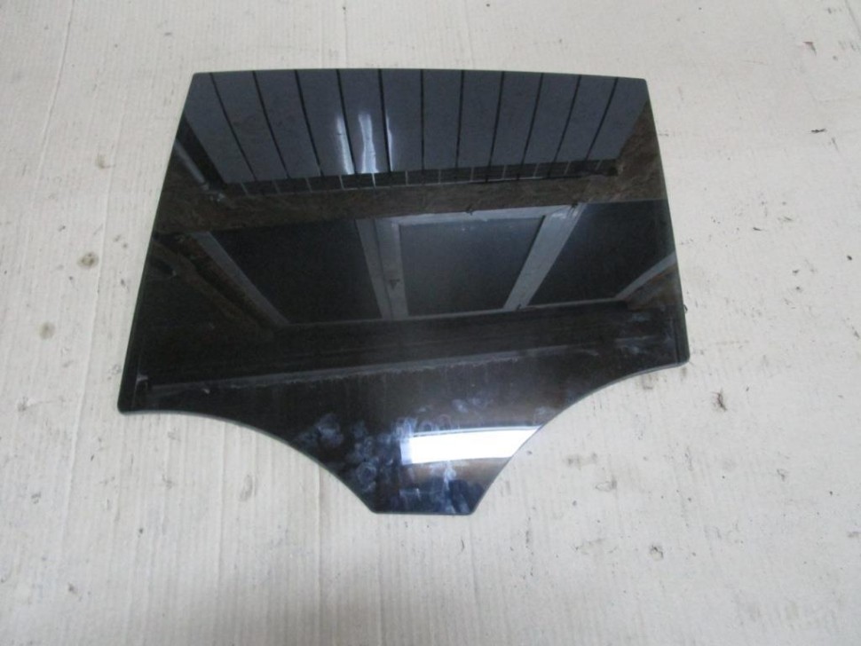 Стекло заднее левое MERCEDES-BENZ GLE-класс AMG Coupe C292 (2015 - 2019) фото 1 — Разборка Мерседес