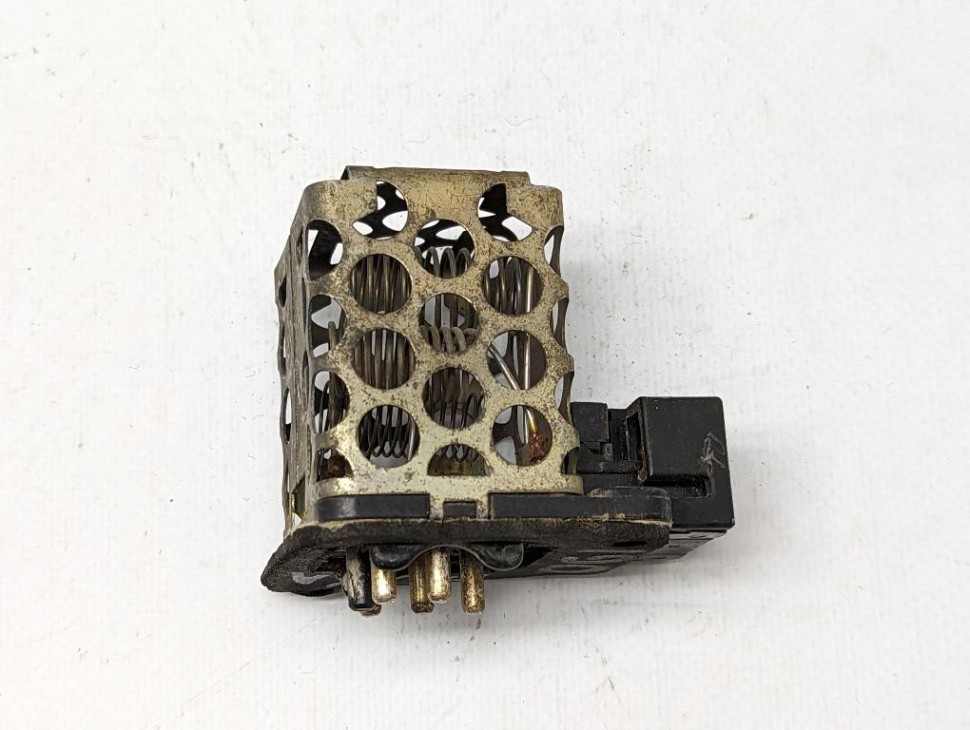 Реле моторчика печки MERCEDES-BENZ 190 (W201) W201 (1982 - 1993) фото 1 — Разборка Мерседес