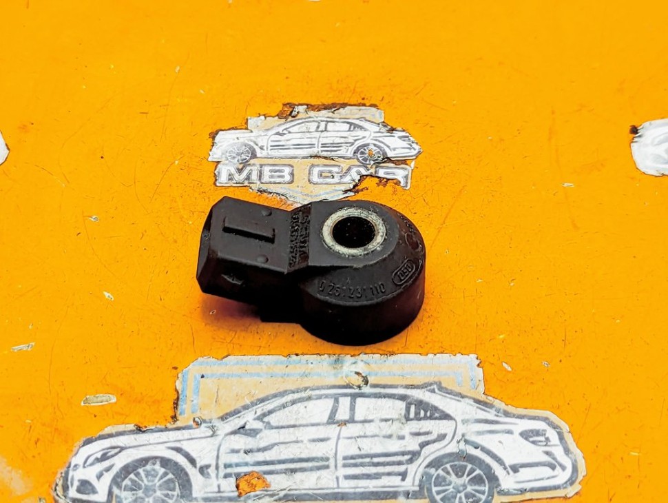 Датчик детонации MERCEDES-BENZ E-класс W211/S211 (2002 - 2006) фото 1 &mdash; Разборка Мерседес
