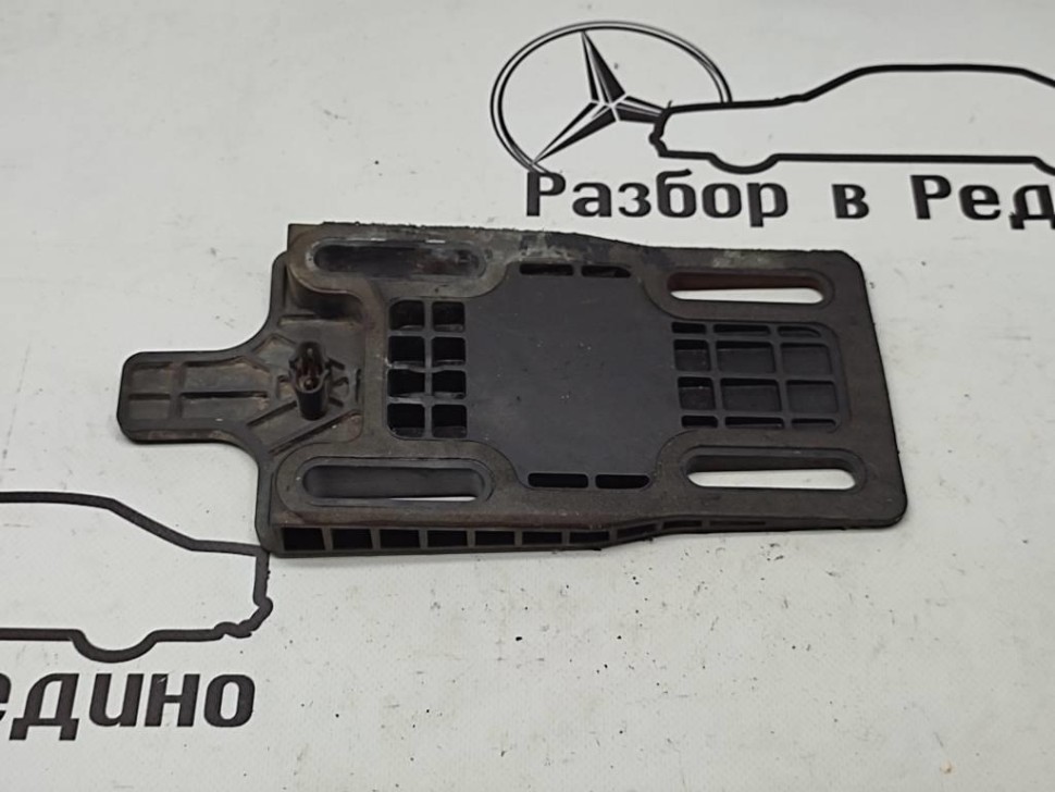 Кронштейн усилителя заднего бампера MERCEDES-BENZ S-класс W220 (1998 - 2005) фото 1 — Разборка Мерседес