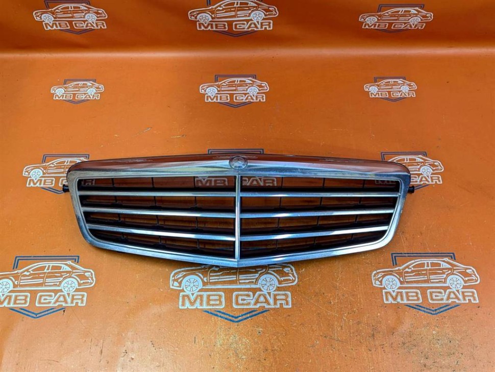 Решетка радиатора MERCEDES-BENZ E-class w212 фото 1 — Разборка Мерседес