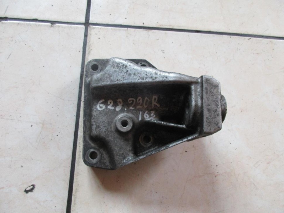 Лапа правая MERCEDES-BENZ M-класс W163 (1997 - 2001) фото 1 — Разборка Мерседес