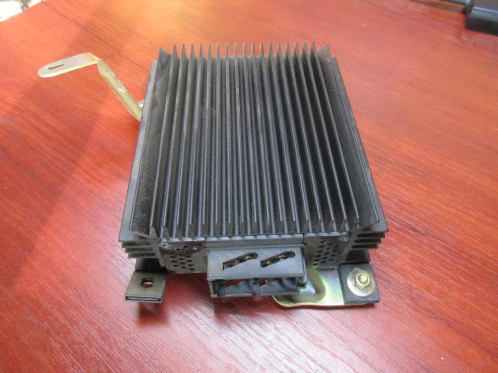 Усилитель звука MERCEDES-BENZ E-класс W124/S124/C124/A124 (1984 - 1997) фото 1 &mdash; Разборка Мерседес