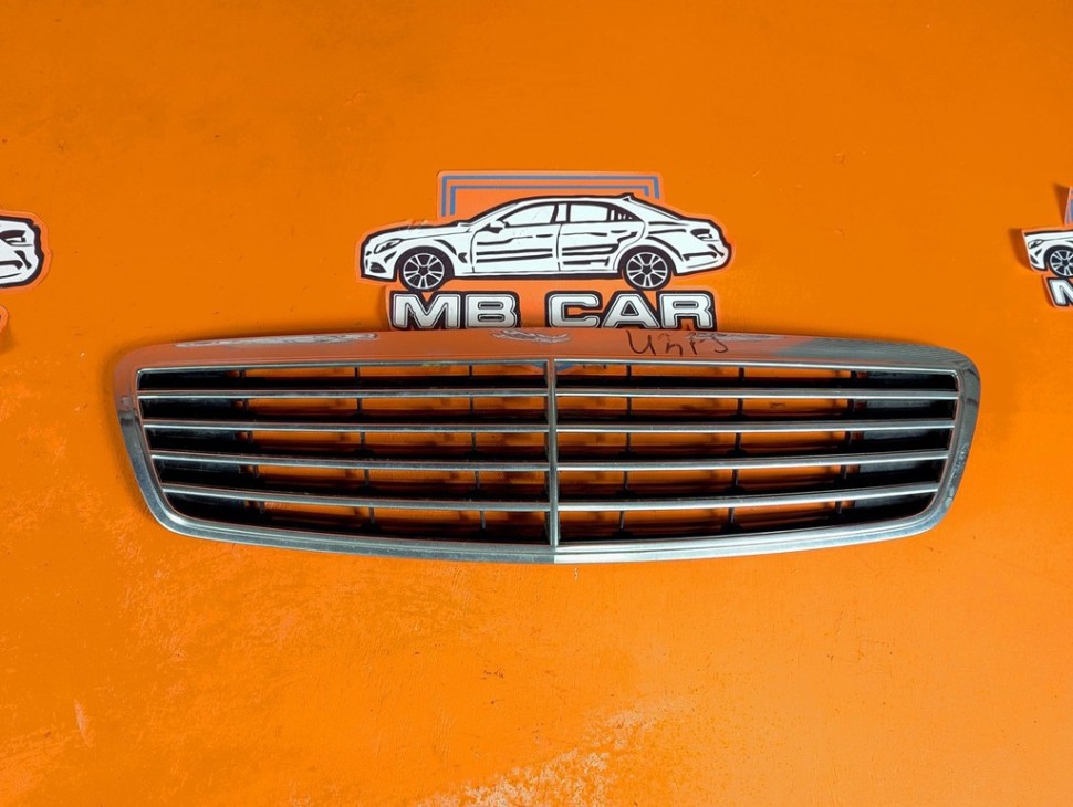 Решетка радиатора MERCEDES-BENZ S-класс W220 (1998 - 2005) фото 1 &mdash; Разборка Мерседес