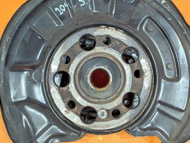 Кулак подвески задний правый MERCEDES-BENZ C-класс W204/S204 (2006 - 2011) — Разборка Мерседес