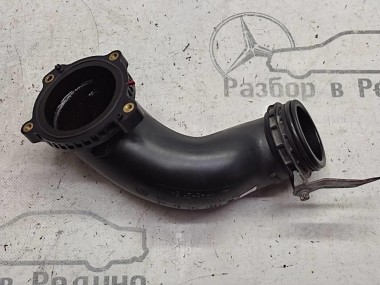 Патрубок впускного коллектора MERCEDES-BENZ C-класс W205/S205/C205/A205 (2014 - 2018) — Разборка Мерседес