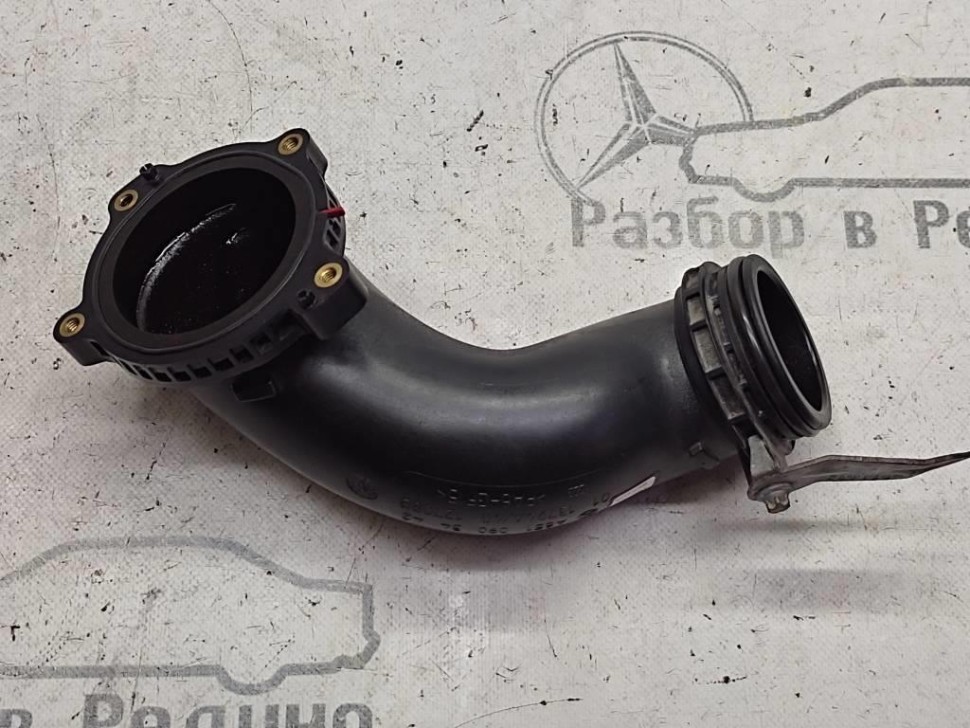 Патрубок впускного коллектора MERCEDES-BENZ C-класс W205/S205/C205/A205 (2014 - 2018) фото 1 — Разборка Мерседес