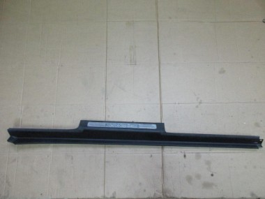 Накладка порога внутренняя MERCEDES-BENZ R-класс W251 (2005 - 2007) — Разборка Мерседес