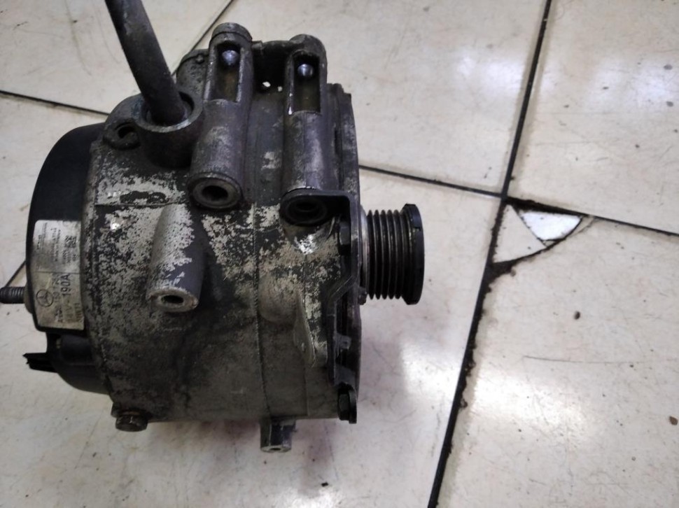 Генератор MERCEDES-BENZ C-класс W203/S203/CL203 (2000 - 2004) фото 1 — Разборка Мерседес