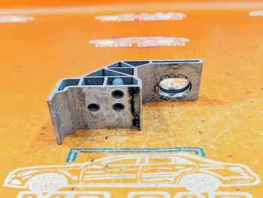 Кронштейн радиатора MERCEDES-BENZ C-класс W205/S205/C205/A205 (2014 - 2018) — Разборка Мерседес