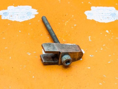 Кронштейн крепления форсунок MERCEDES-BENZ M-класс W163 рестайлинг (2001 - 2005) &mdash; Разборка Мерседес