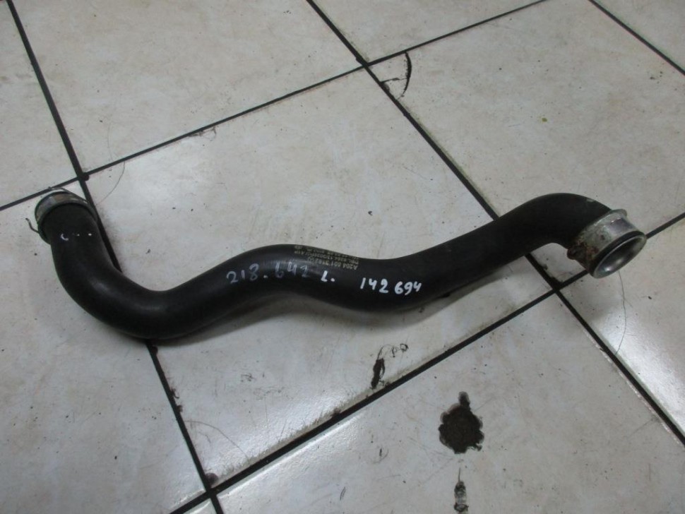 Патрубок радиатора MERCEDES-BENZ CLS-класс C218/X218 (2010 - 2014) фото 1 — Разборка Мерседес