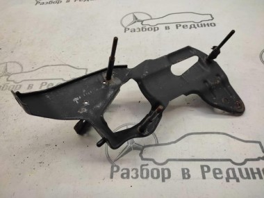 Кронштейн компрессора подвески MERCEDES-BENZ R-класс W251 (2005 - 2007) — Разборка Мерседес