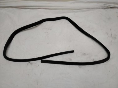 Уплотнитель капота MERCEDES-BENZ E-класс W211/S211 (2002 - 2006) — Разборка Мерседес