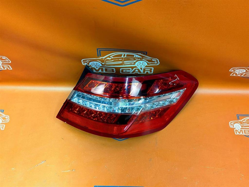 Фонарь задний правый MERCEDES-BENZ E-класс W212/S212/C207/A207 (2009 - 2013) фото 1 — Разборка Мерседес