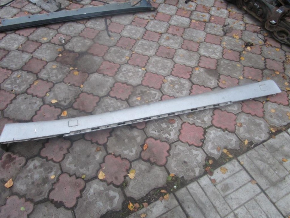 Порог пластиковый правый MERCEDES-BENZ S-класс W140 (1991 - 1998) фото 1 &mdash; Разборка Мерседес