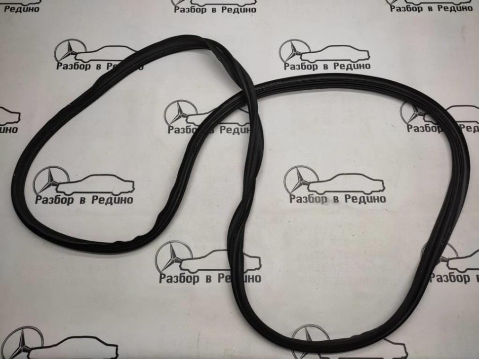 Уплотнитель крышки багажника MERCEDES-BENZ GLC-класс Coupe C253 (2016 - 2019) фото 1 — Разборка Мерседес