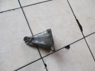 Лапа правая MERCEDES-BENZ W124 W124/S124/C124/A124 (1984 - 1993) — Разборка Мерседес