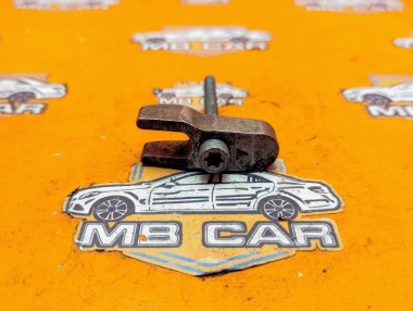 Кронштейн крепления форсунок MERCEDES-BENZ C-класс W204/S204 (2006 - 2011) &mdash; Разборка Мерседес