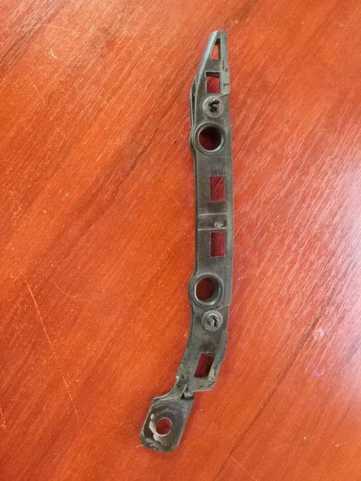 Кронштейн крепления бампера MERCEDES-BENZ GLA-класс X156 (2013 - 2017) фото 1 — Разборка Мерседес