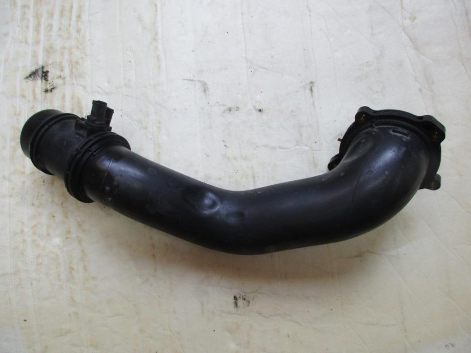 Патрубок впускного коллектора MERCEDES-BENZ CLS-класс C218/X218 рестайлинг (2014 - 2017) фото 1 — Разборка Мерседес