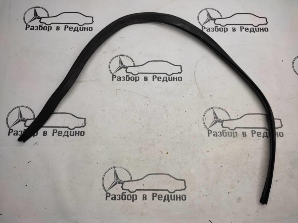 Уплотнитель моторного отсека MERCEDES-BENZ M-класс W164 (2005 - 2008) фото 1 — Разборка Мерседес