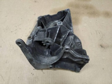 Кронштейн крепления ГУРа MERCEDES-BENZ W124 W124/S124/C124/A124 (1984 - 1993) — Разборка Мерседес