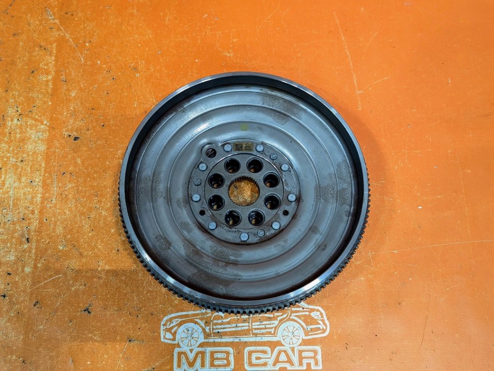 Маховик РКПП (Робот) MERCEDES-BENZ A-класс W176 рестайлинг (2015 - 2018) фото 1 — Разборка Мерседес