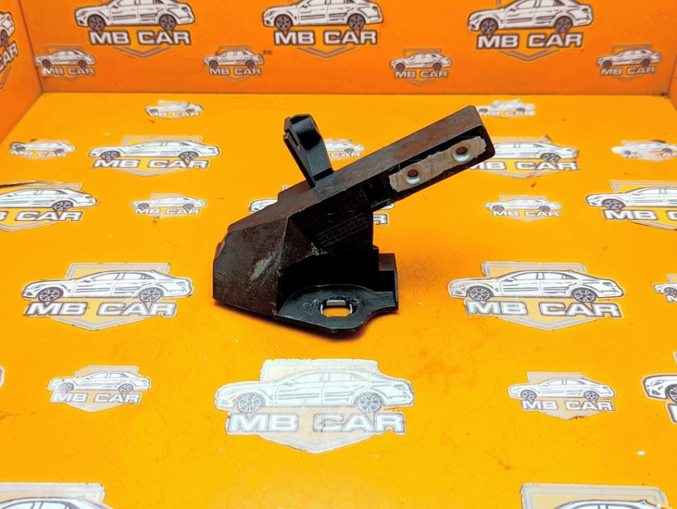 Кронштейн усилителя переднего бампера MERCEDES-BENZ C-класс W205/S205/C205/A205 (2014 - 2018) фото 1 — Разборка Мерседес