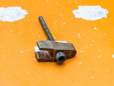 Кронштейн крепления форсунок MERCEDES-BENZ M-класс W163 рестайлинг (2001 - 2005) &mdash; Разборка Мерседес